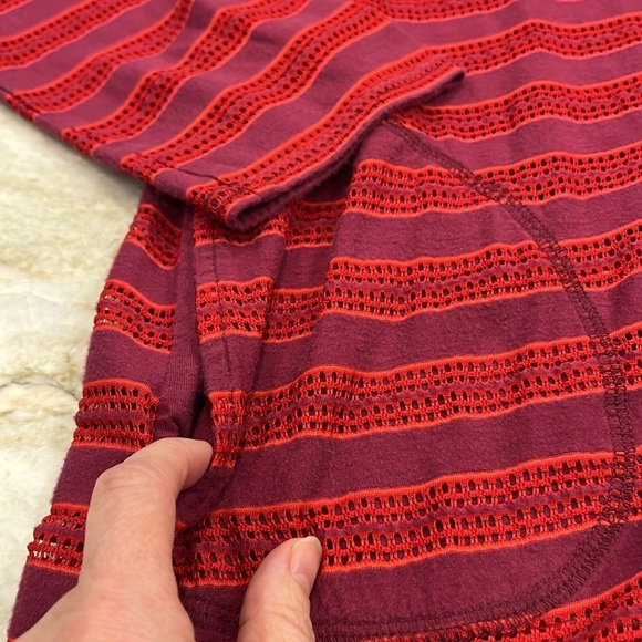 Prana | Mesh Hooded Swim Coverup | Purple Red | Medium - Picture 8 of 13